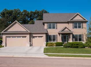 5263 Scenic Oak Dr SW, Rochester, MN 55902