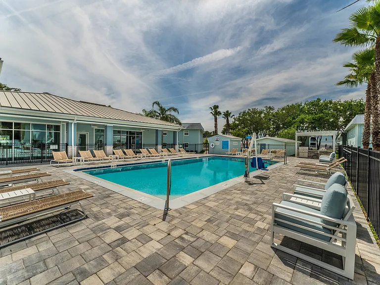 Surf Apartments — Photo 21