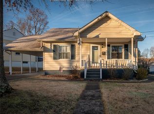 951 Elliot St, Saint Albans, WV 25177