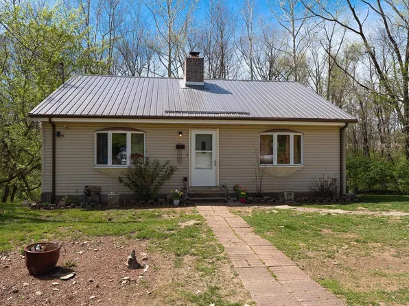830 S Sterling Ave, Veedersburg, IN 47987