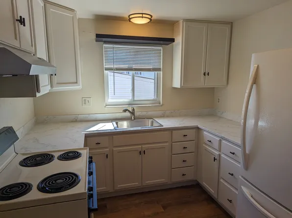 708 Paul St APT 2, Carnegie, PA 15106