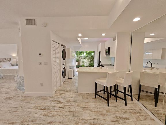 2nd image of 210 BELLA VISTA Court N #10