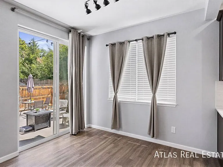 7940 Shoshone St — Photo 11
