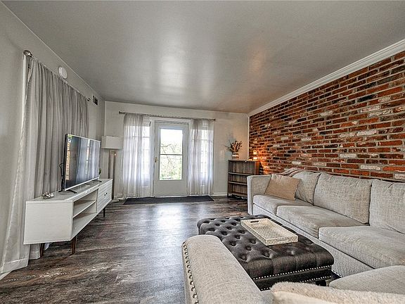 2nd image of 1020 Chatham Park Dr APT J