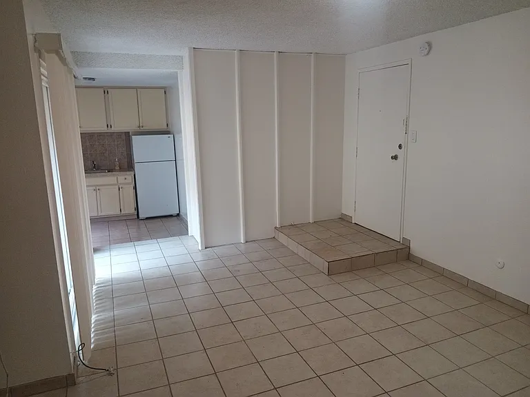 1552 N Mariposa Ave #1 — Photo 9