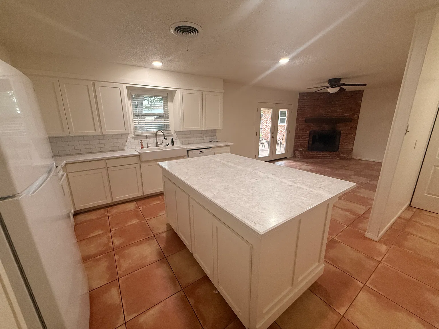 3 bed, 1429 sqft, $2,895 — Photo 4