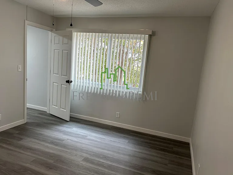 OakLee Apartments — Photo 9