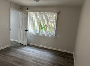 1317 Oakland Rd NE APT 10, Cedar Rapids, IA 52402