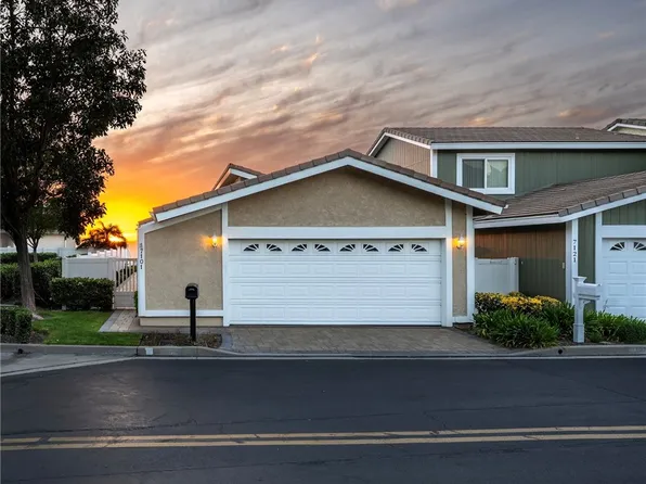 7101 E Scenic Cir, Anaheim, CA 92807