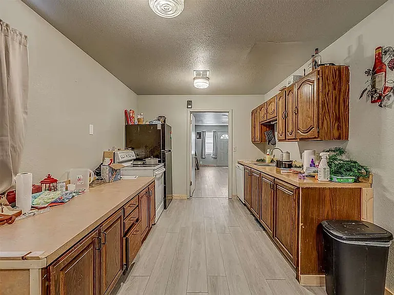 211 E French St #211 — Photo 4