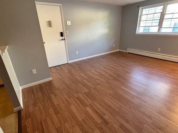 549 Pine St, Lowell, MA