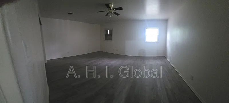 3 bed, 1.0 bath, 1320 sqft, $750 — Photo 2