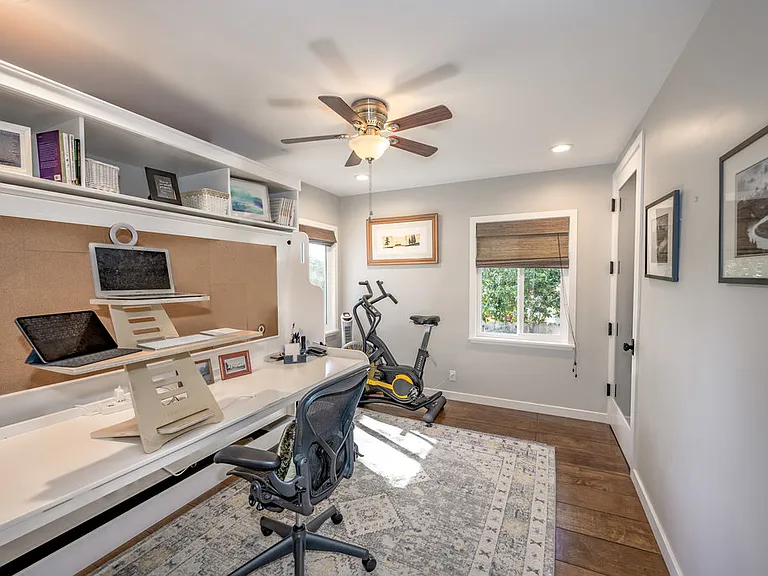 2152 Grand Oaks Ave — Photo 45