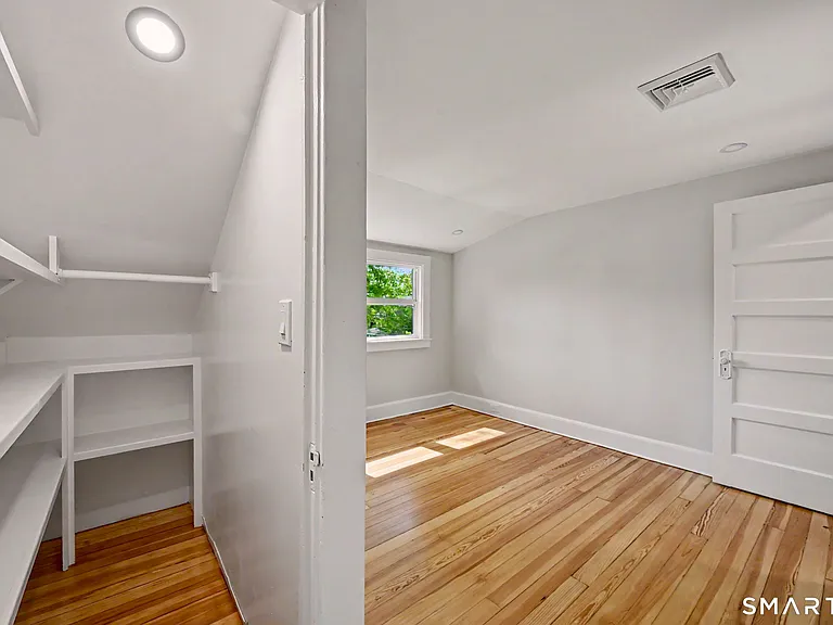 4 Highview Ave — Photo 22
