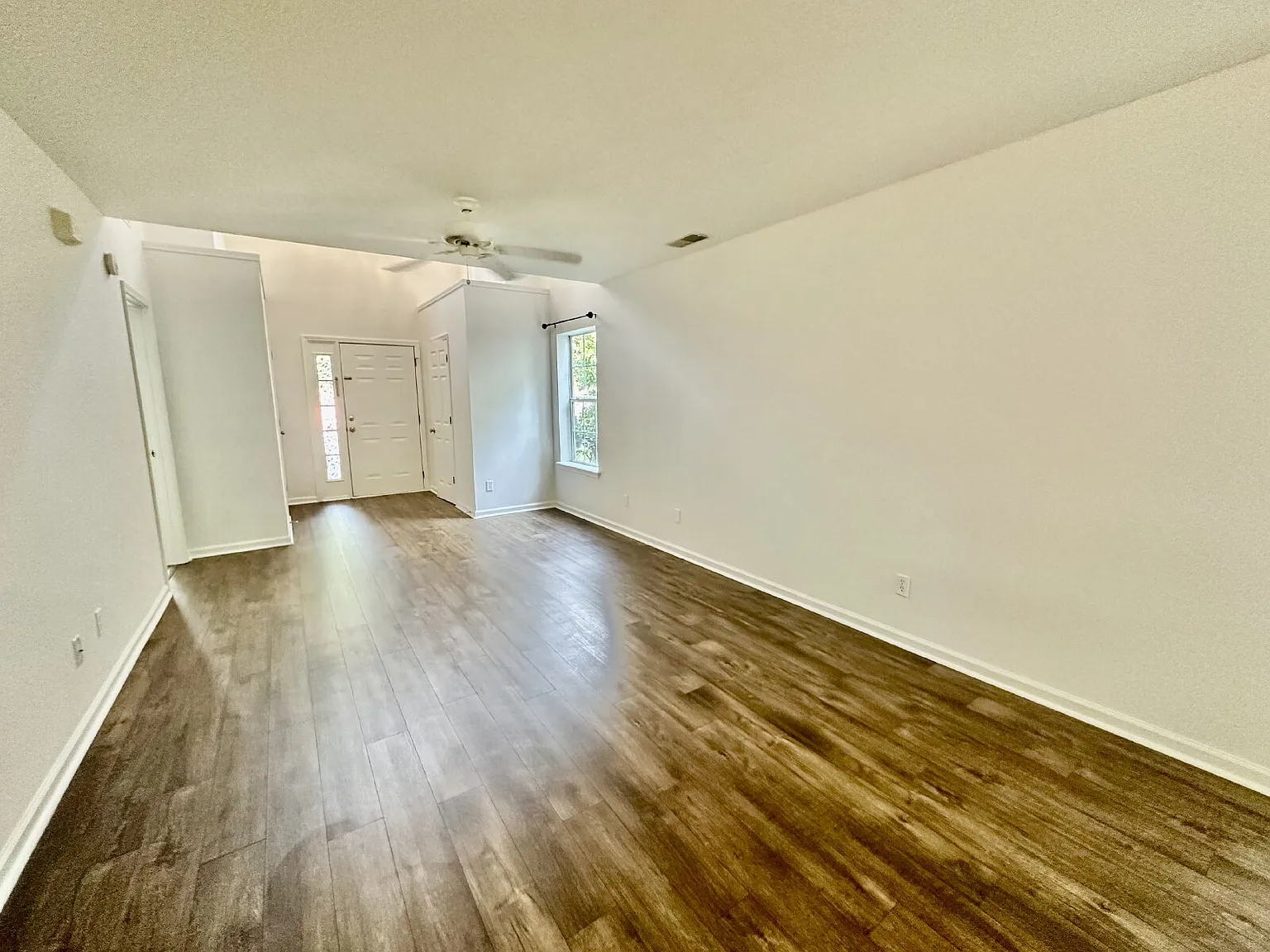 4 bed, 2.5 bath, 1716 sqft, $2,500 — Photo 4