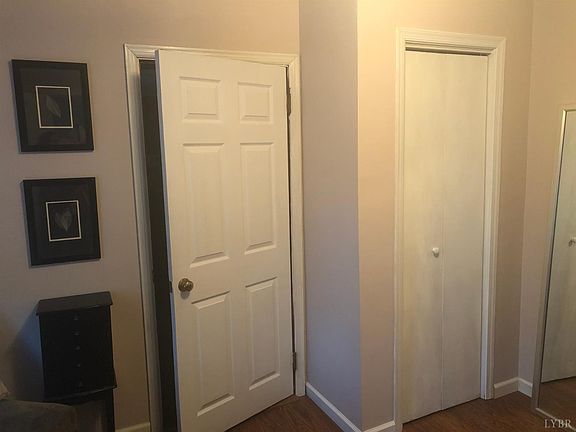 5th image of 648 Oak Grove Dr