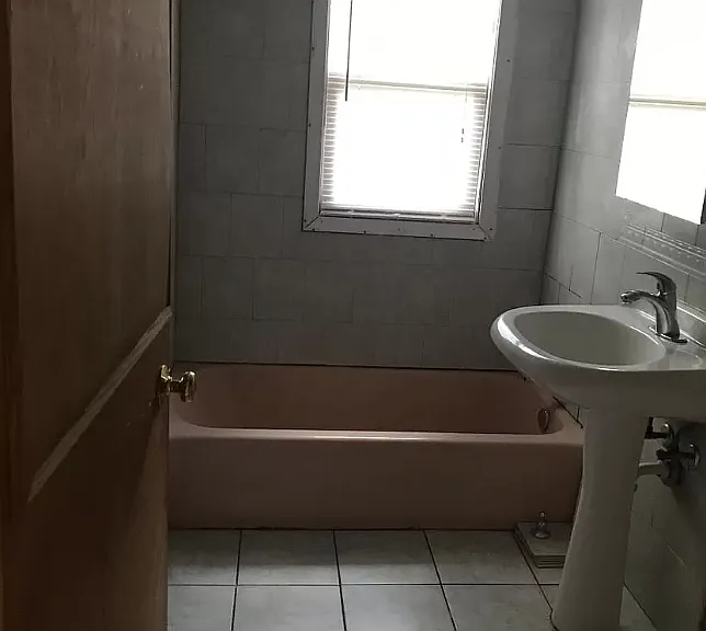 2419 Plymouth Ave N #202 — Photo 8