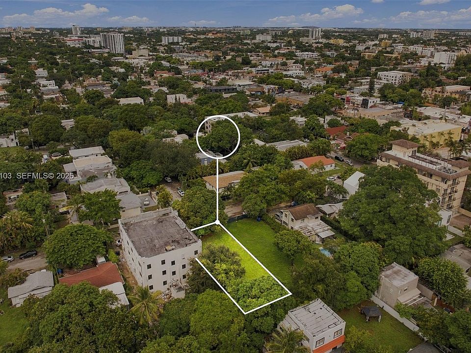 1st image of 1001 SW 15th Ave
