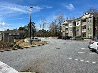 Hunter Oaks — Photo 1