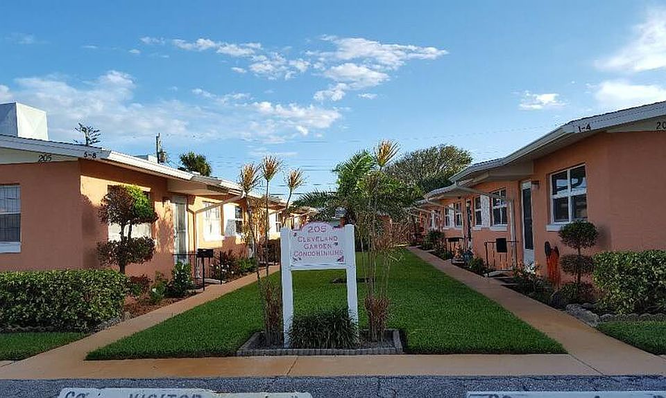 Charming, 1 block to beach