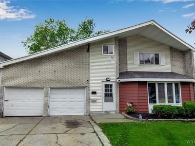 164 Dartwood Dr, Cheektowaga, NY, 14227