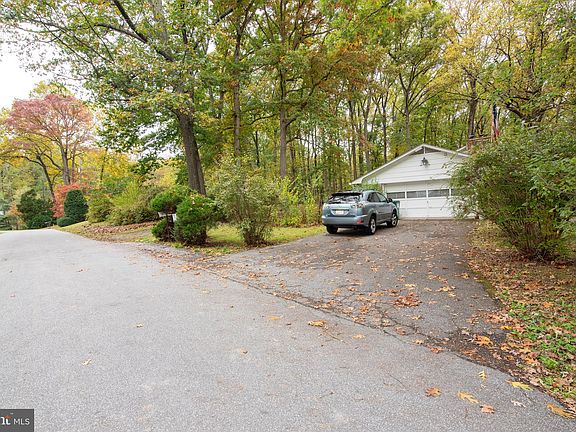 4th image of 6818 Marriottsville Rd