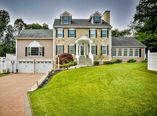 10 Hammersmith Dr, Saugus, MA 01906