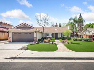 2382 Vartikian Ave, Clovis, CA 93611