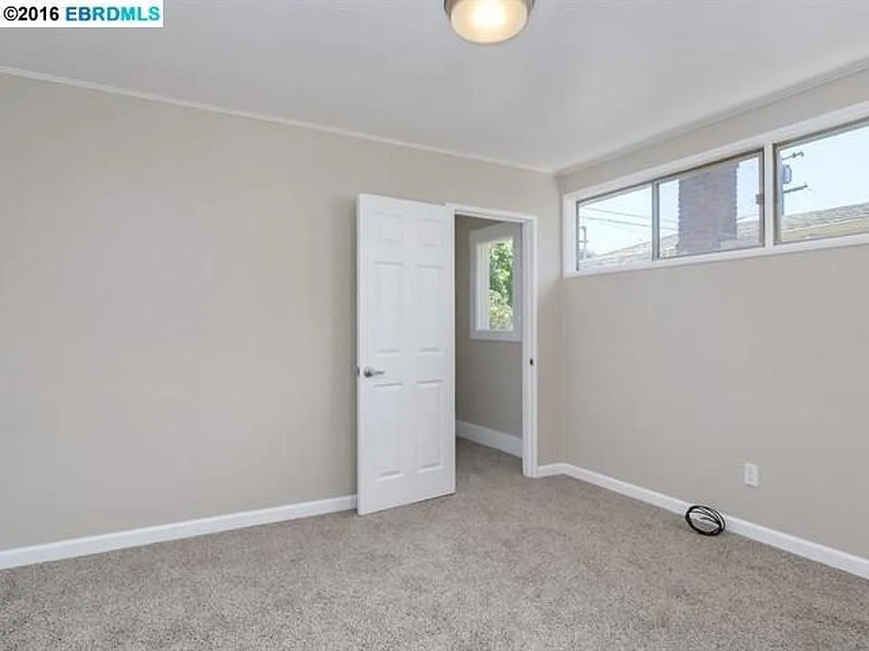 2327 Harrington Ave photo 1
