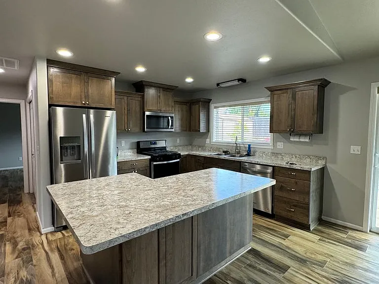 207 Addison Ave — Photo 4