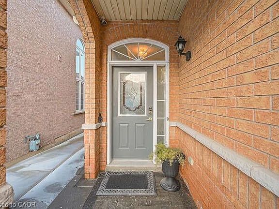 4th image of 3420 Fountain Park Ave