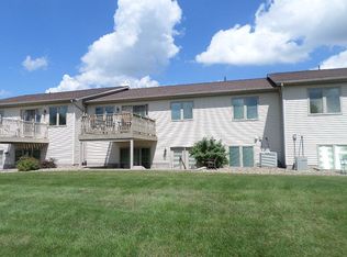 2403 Carstensen Dr, Waverly, IA 50677