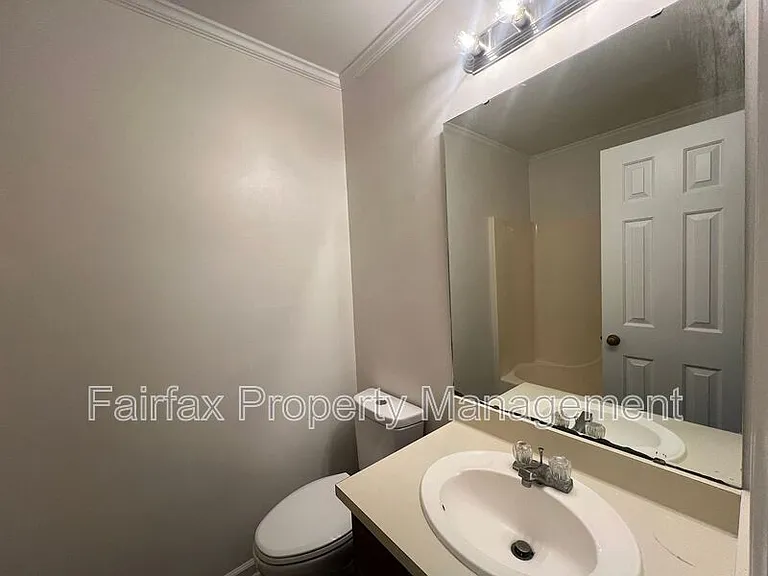 112 Greenmont Ln — Photo 13