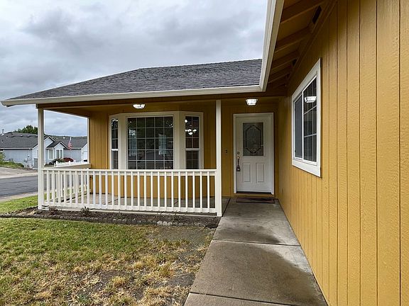 2nd image of 476 Teakwood Dr
