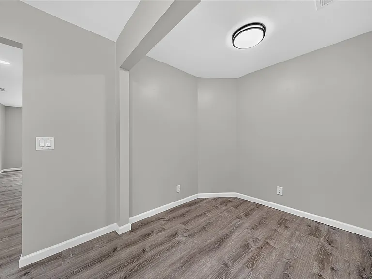 21150 Avon Ln — Photo 10