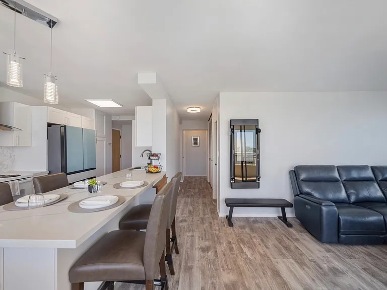 2825 S King St #803 — Photo 2