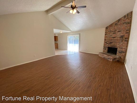3rd image of 5909 Willow Valley Dr