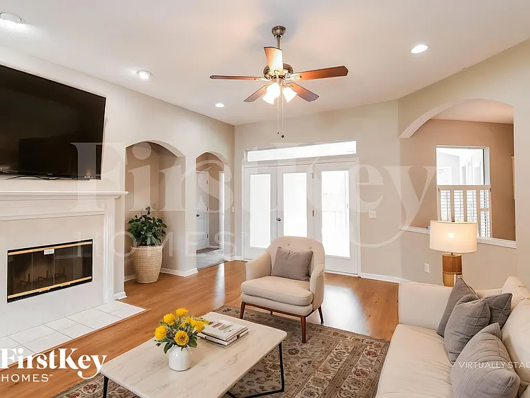 1528 Walnut Creek Dr — Photo 4