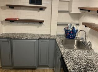 3032 Cass St APT 1, Omaha, NE 68131