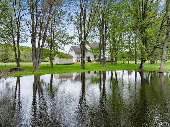 4th image of 101 Pinehurst Ln