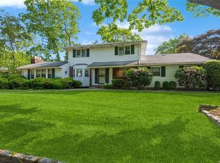 99 Albany Ave, West Babylon, NY 11704