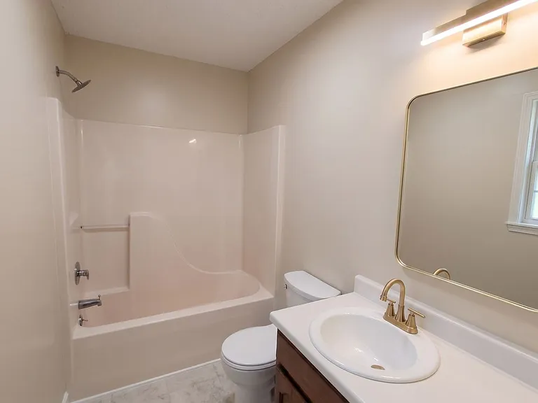 314 Beverly St — Photo 12