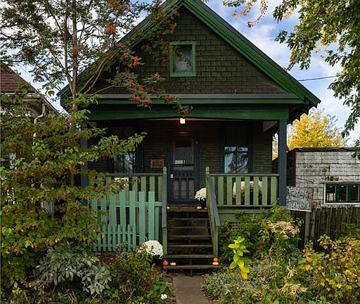 3rd image of 192 Grenfell St