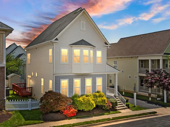 17435 Lethridge Cir, Round Hill, VA 20141