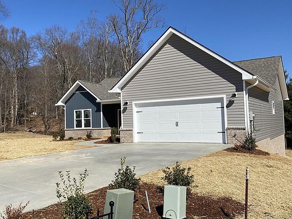 5th image of 1643 Meadow Creek Ln