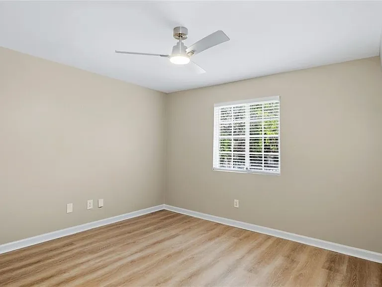 210 Sampson St NE #5 — Photo 17