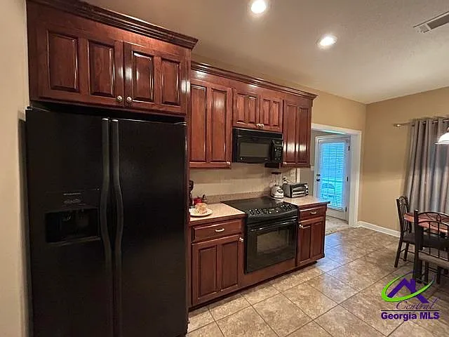 103 Winthrop Ct — Photo 4
