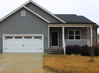 203 Barnes Landing Dr, Four Oaks, NC 27524