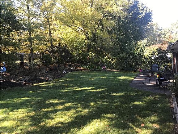 3rd image of 312 Robin Dr