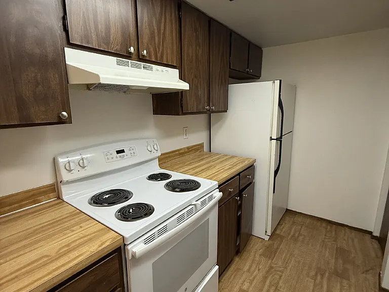 713 F Pl NE #4 — Photo 9